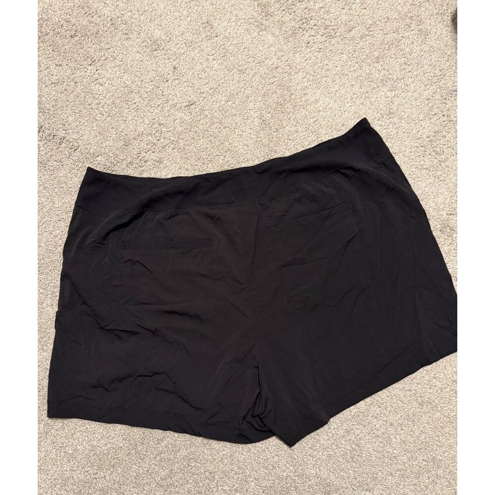 Athleta Trekkie North Mid rise womens short in black - Picture 2 of 8